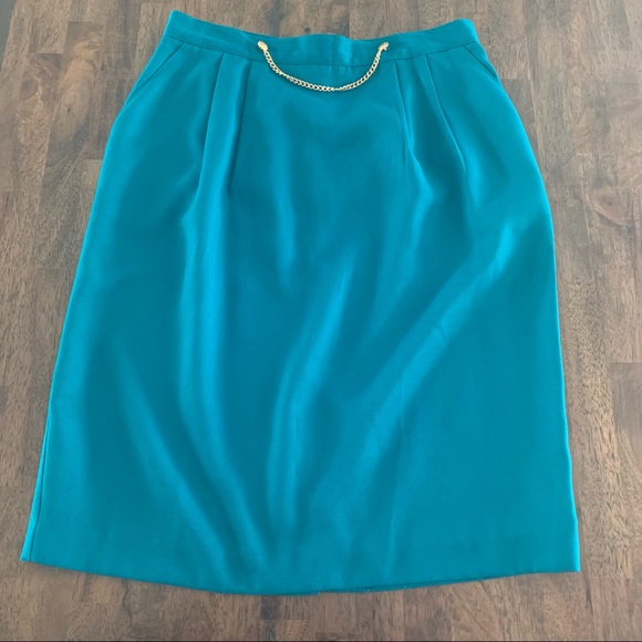 Authentic Vintage Teal Skirt with Gold Chain (1980s) - Picture 3 of 6